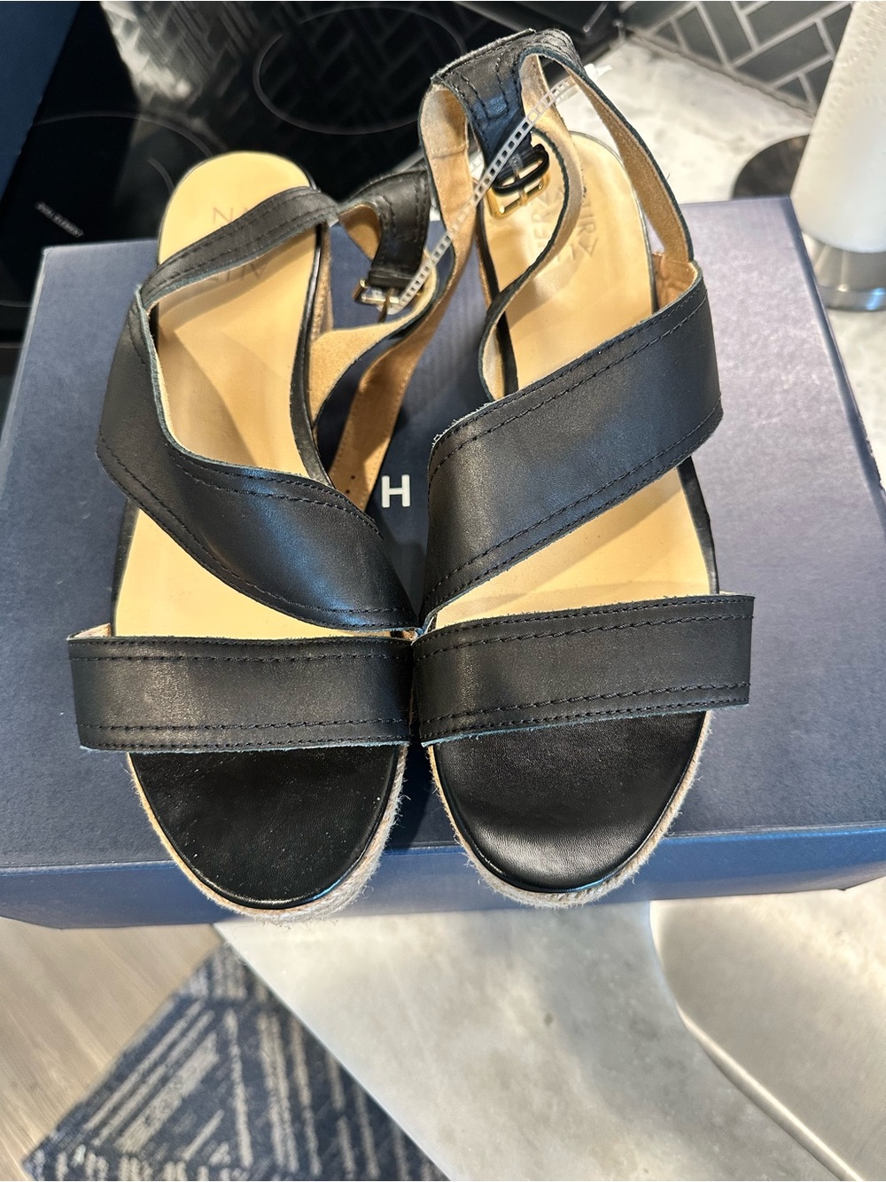 Naturalizer Black Leather Cross-Strap Sandals - brand new - Women’s size 11